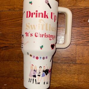 TAYLOR SWIFT christmas 40oz Tumbler